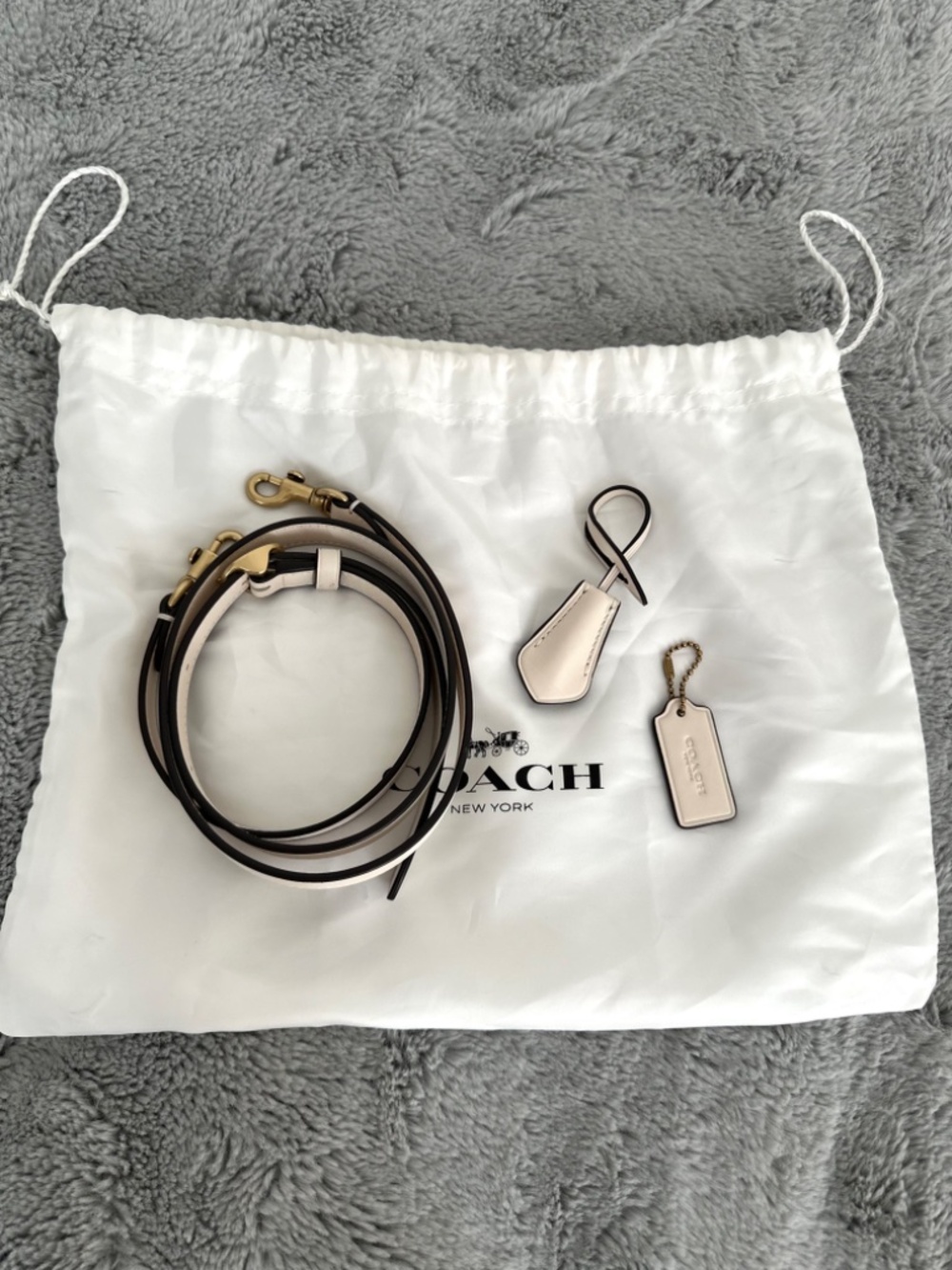 Coach Studio 20 Shoulder Bag in White/Chalk with Gold-Tone Hardware - Picture 6 of 8